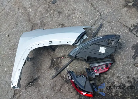 2024 Jeep Compass Latitude 4X4 z USA, uszkodzony, nr VIN 3C4NJDBN8RT161182